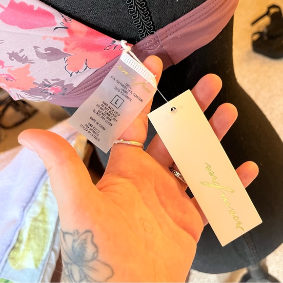 NWT Bikini Top - Picture 5 of 6